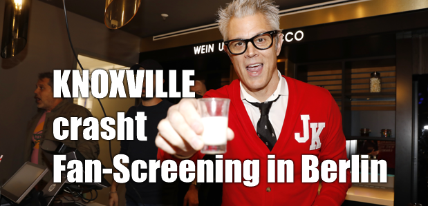 Sensation! <br><strong>Plötzlich crasht Johnny Knoxville <br>das Fan-Screening </strong> von „JACKASS Forever“